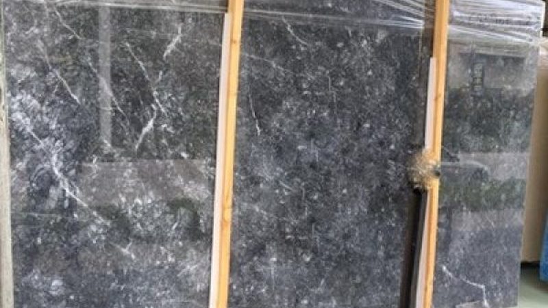 在选购陶瓷薄板时，应注意以下几点：